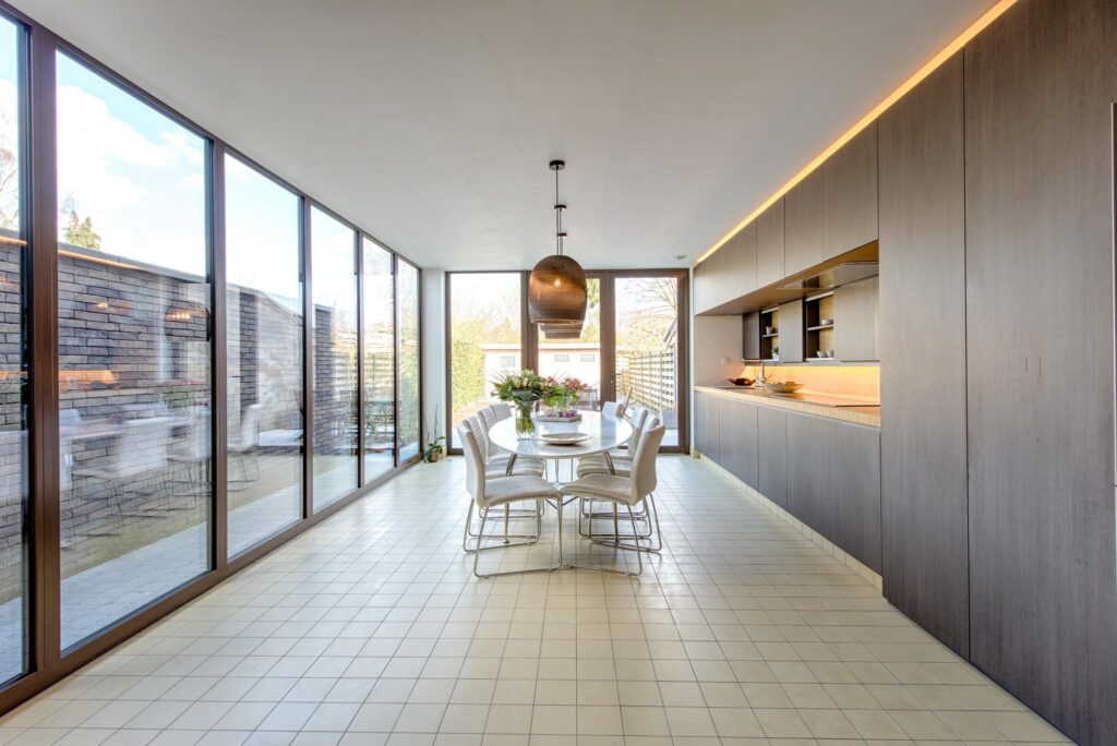Overdekt terras met tuinzicht &mdash; woning De Meyer-Stevens, Kalmthout
