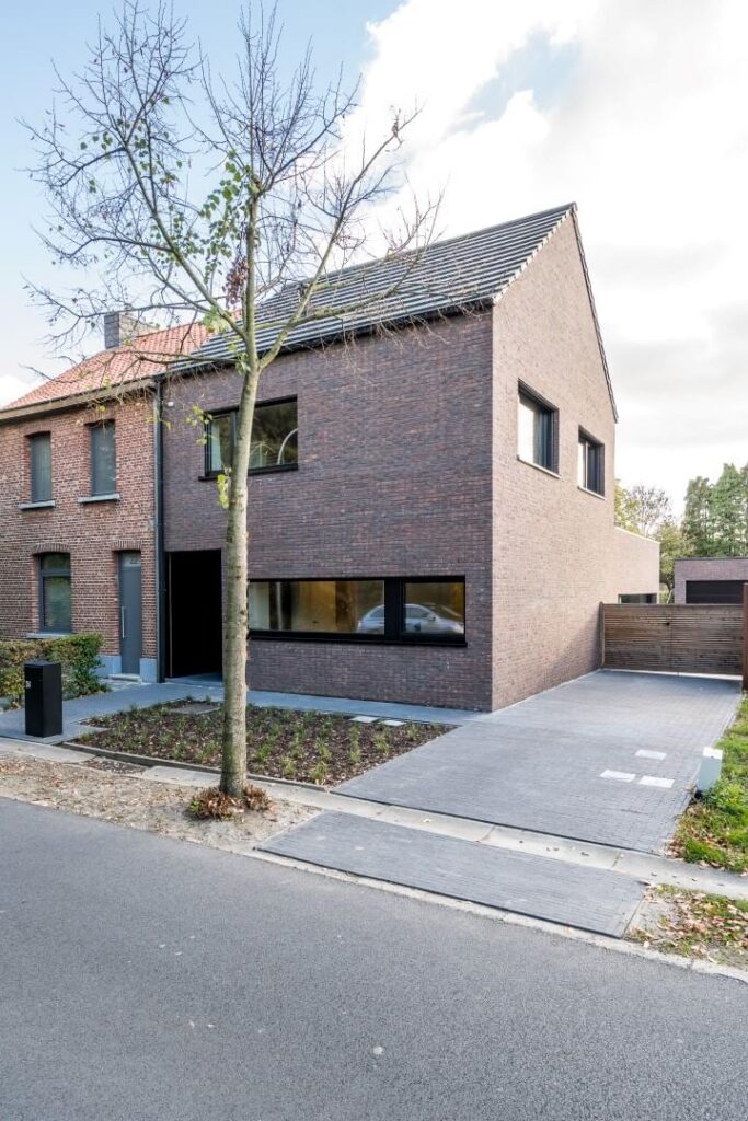 Exterieur voorgevel bakstenen woning &mdash; woning De Wilde, Brasschaat
