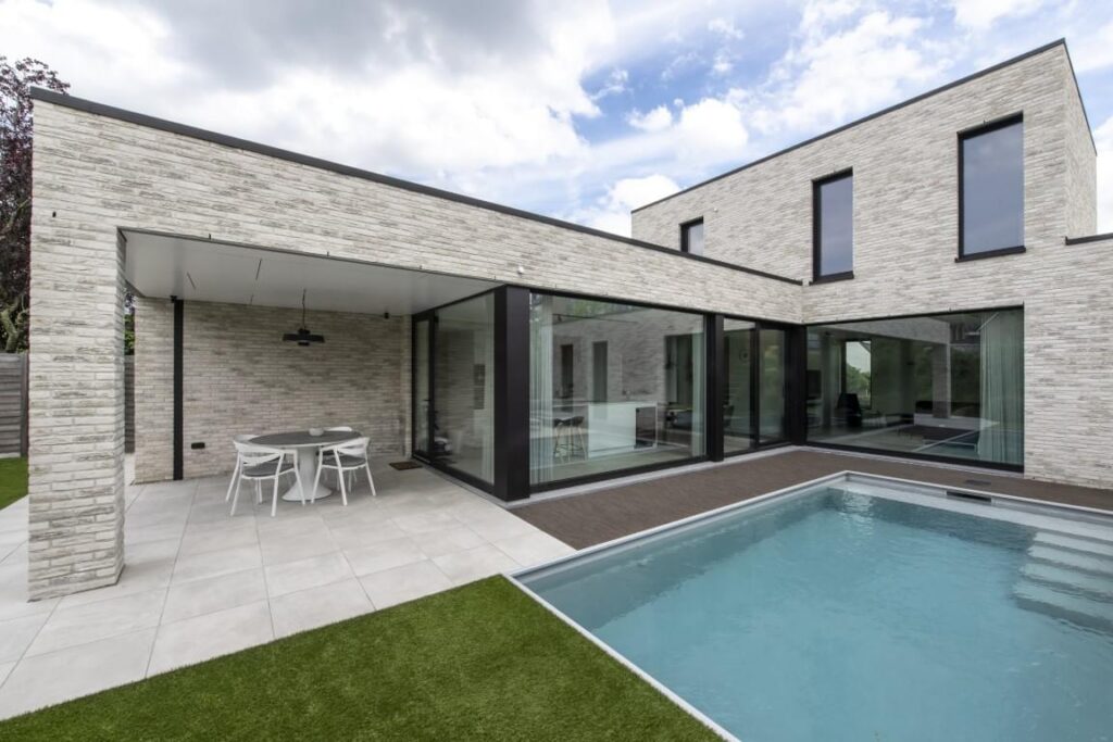 Terras met zwembad &mdash; woning Van Praet, Bornem