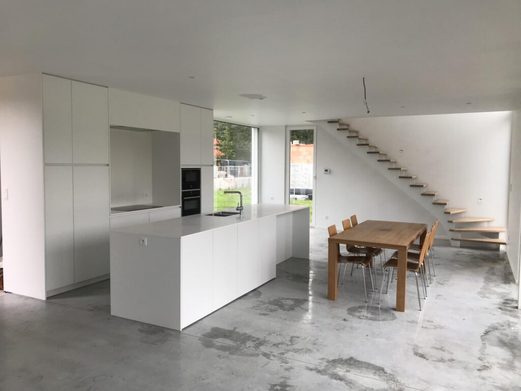 Keuken en eetruimte open plan &mdash; woning Dickens, Oud-Turnhout
