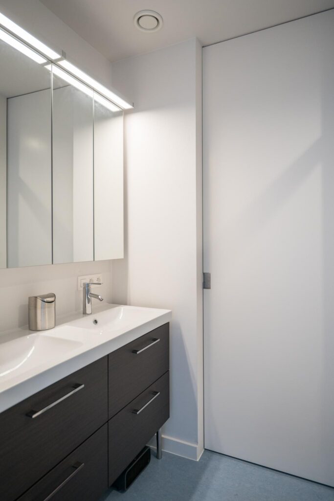 Badkamer modern &mdash; woning Maas, Essen