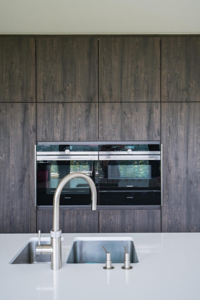 Ingebouwde keukenapparatuur &mdash; woning Maas, Essen