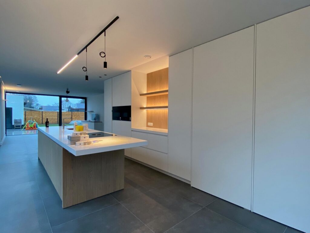 Keuken en hal &mdash; woning De Kort, Kasterlee