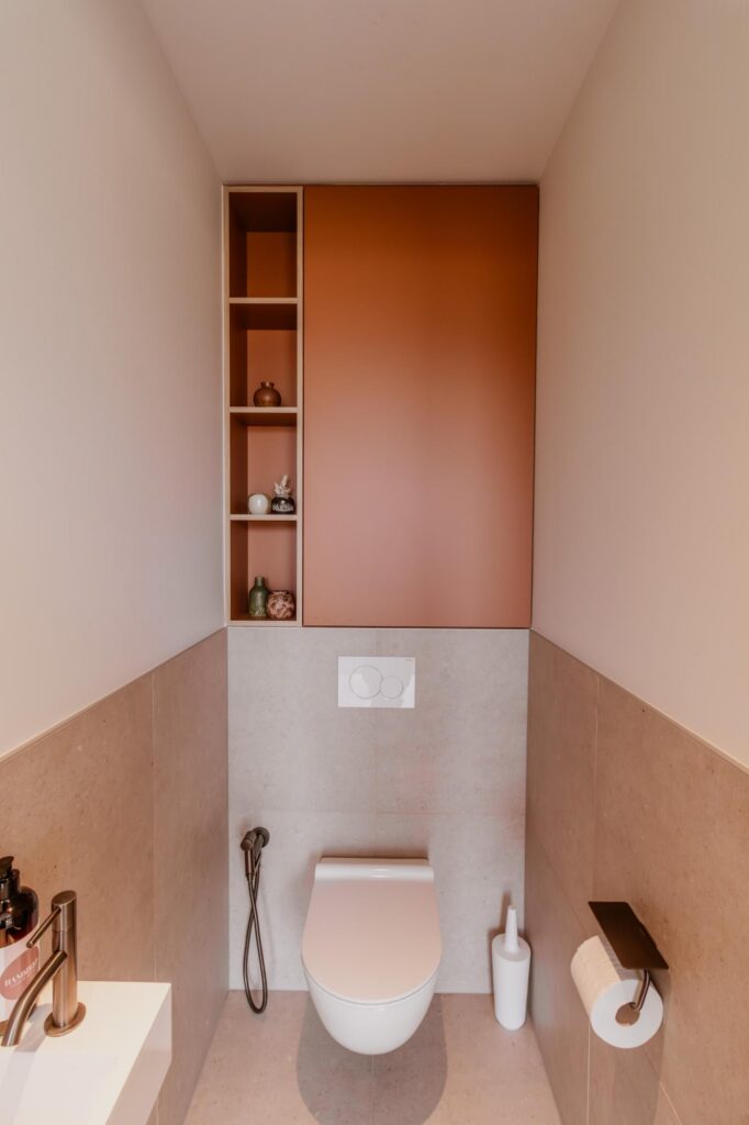 Bergruimte met terra kleurtonen &mdash; woning Bens-Mols, Geel