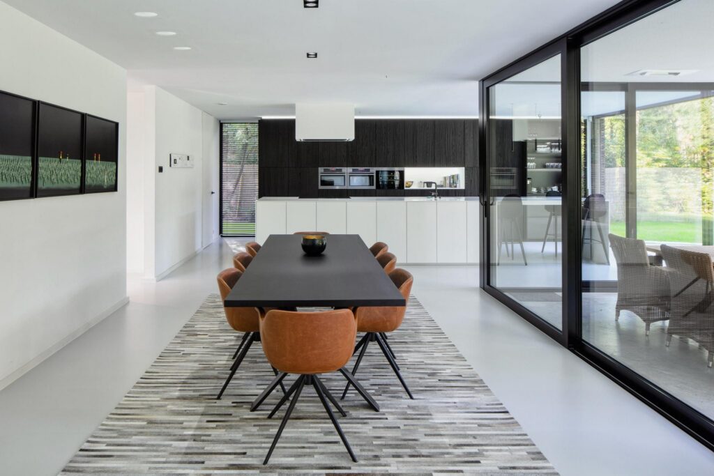 Open keuken en eetruimte licht &mdash; woning De Clercq, Brasschaat