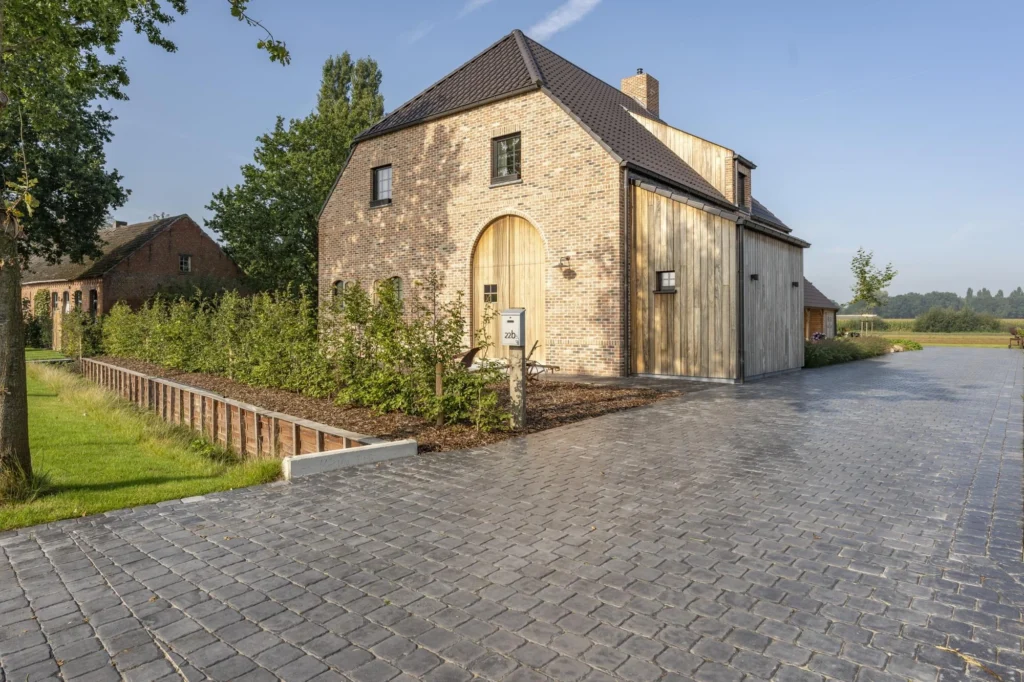 Exterieur Kempense hoeve voorzijde &mdash; woning Maris, Ravels