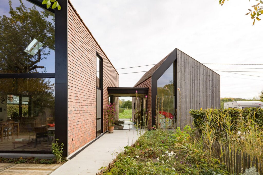 Exterieur ingang &mdash; woning Vandikkelen, Herent