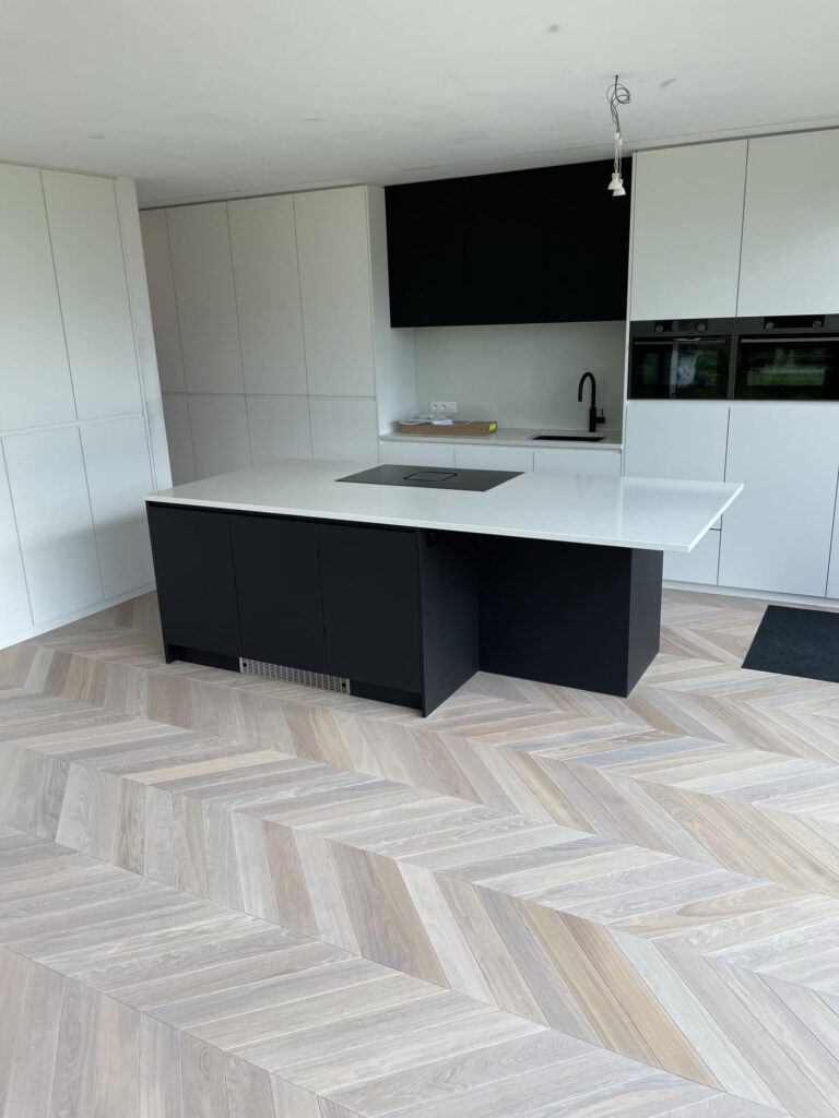 Keuken eiland donker &mdash; woning Vaes, Beerse