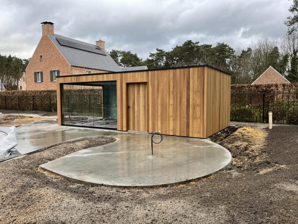 Exterieur zijgevel donkere woning &mdash; woning Dierckx, Mol