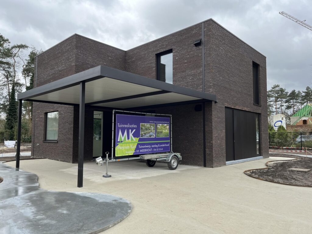 Exterieur donkere voorgevel &mdash; woning Dierckx, Mol