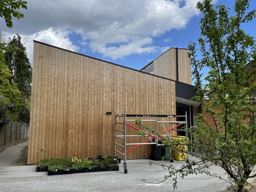 Exterieur met tuin &mdash; huisartsenpraktijk 't Zwaantje, Haacht