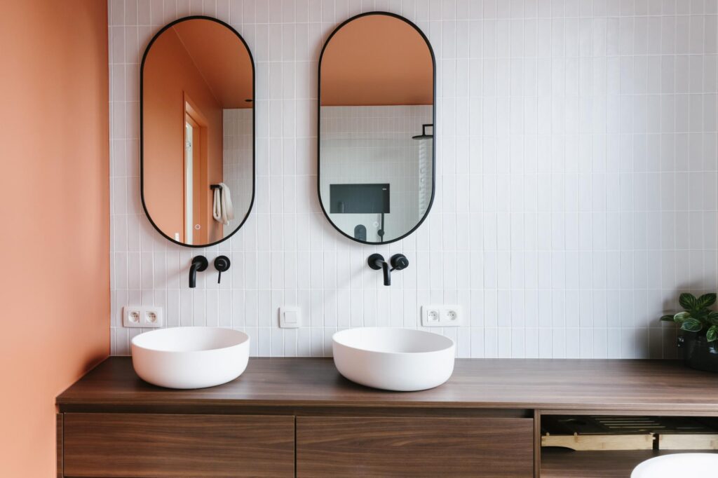 Badkamer detail met wastafel &mdash; woning Decan-Baeten, Zwijndrecht