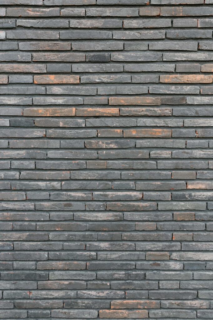 Geveldetail donkere baksteen &mdash; woning Dauwen, Kasterlee