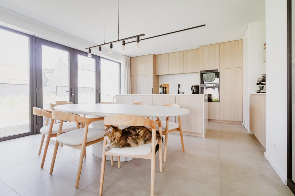 Eetkamer &mdash; woning Van der Veken-Broux, Lille