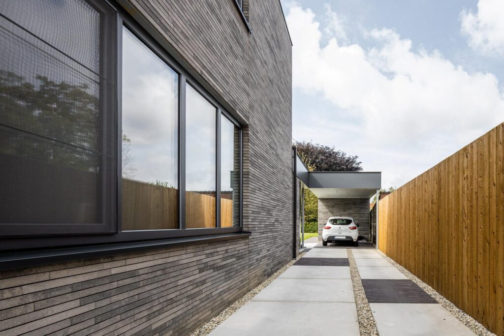 Exterieur &mdash; woning Vanoppen, Geel
