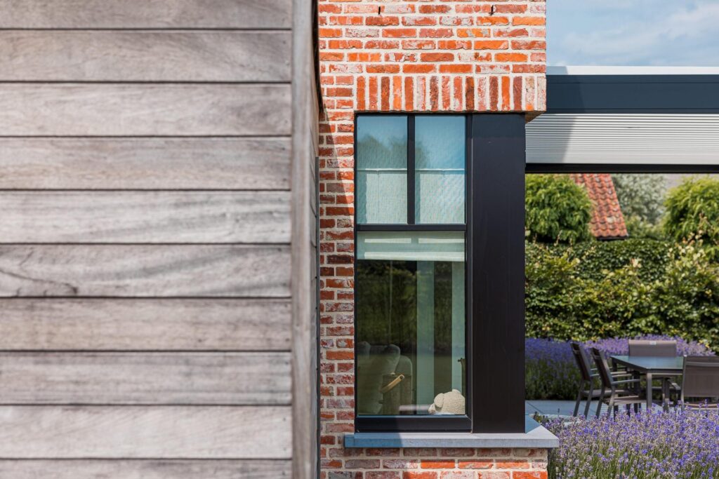 Gevelbekleding detail &mdash; woning Van Winden, Willebroek-Tisselt