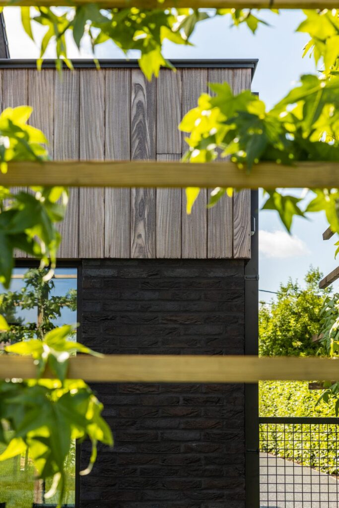 Exterieur woning met tuin &mdash; woning De Jaegher, Dessel