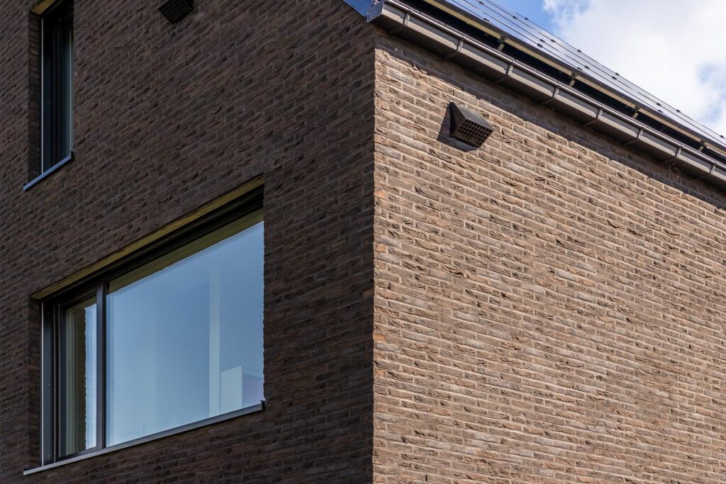 Raamdetail in gevel &mdash; woning De Jaegher, Dessel