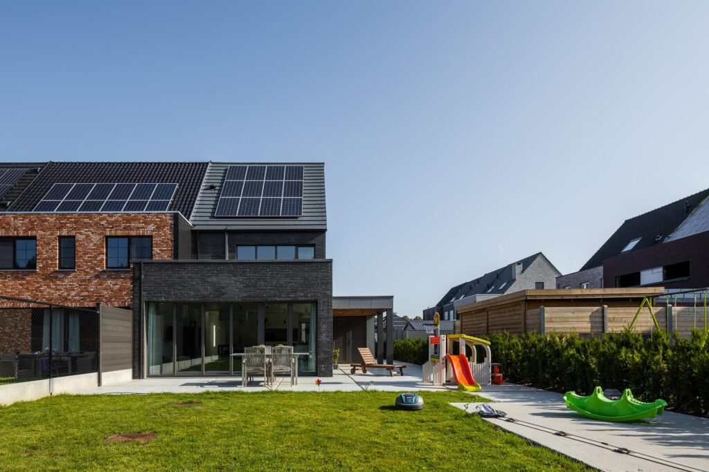 Exterieur woning hoekopname &mdash; woning De Buyser, Willebroek