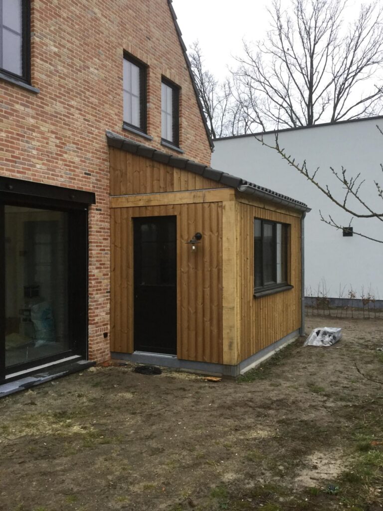 Zijgeveldetail woning in baksteen &mdash; woning De Houwer, Malle