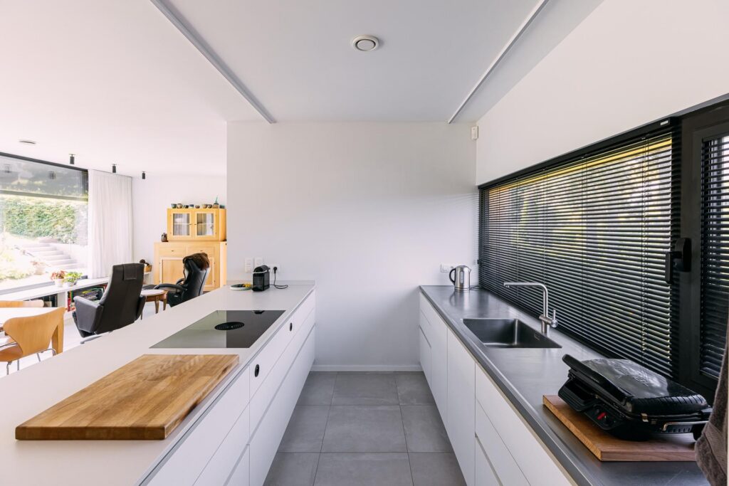 Leefruimte vanuit tuin &mdash; woning Sorano, Tervuren